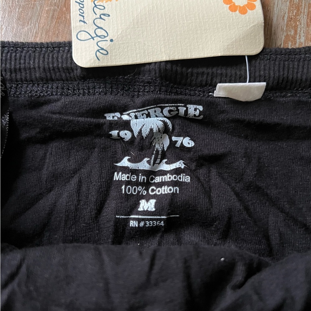 Energie cotton strapless top in Black. Brand new, tags attached. Size Medium. - Picture 2 of 3